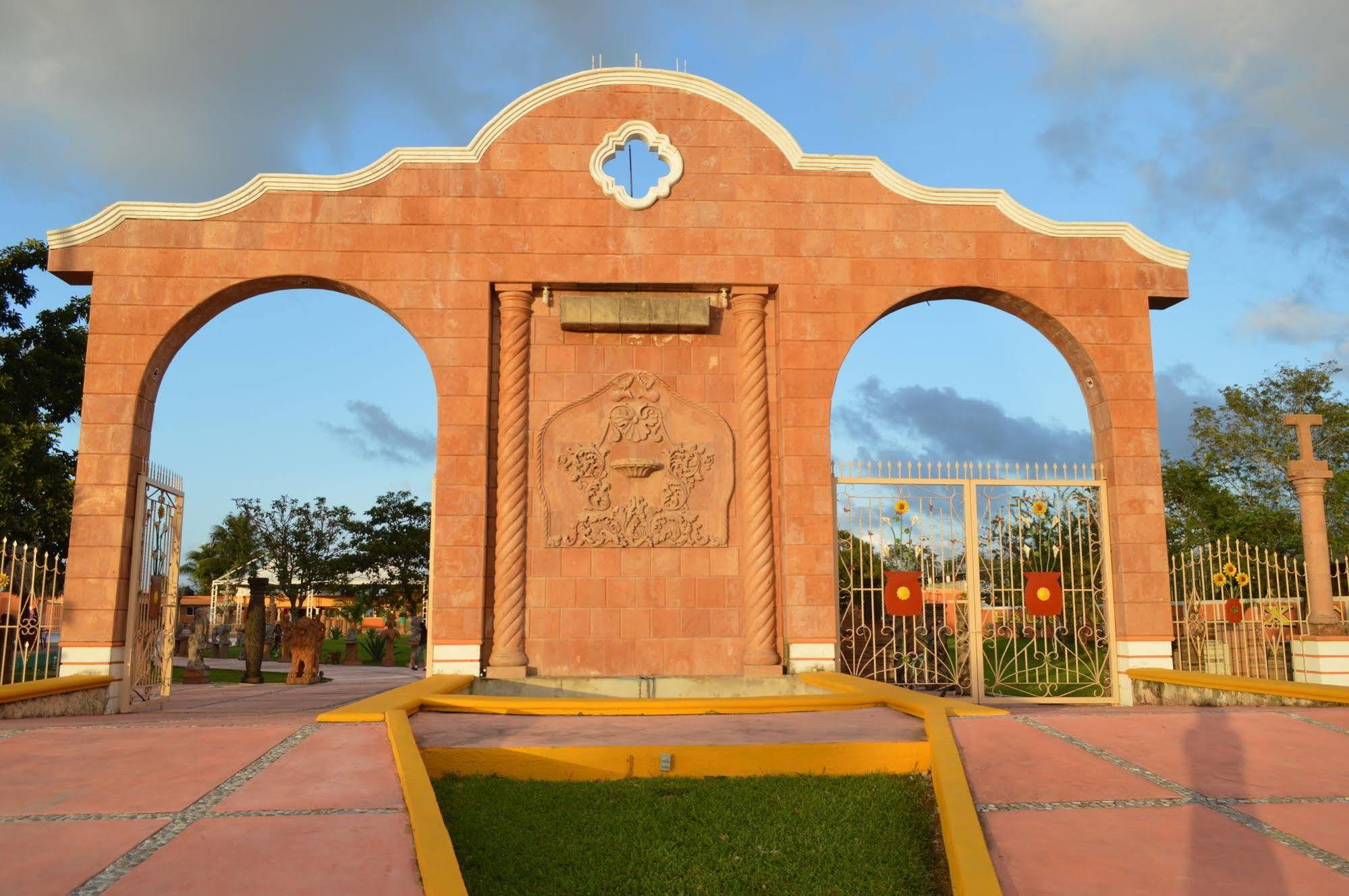 Hacienda Ixtlan Hotel 2*