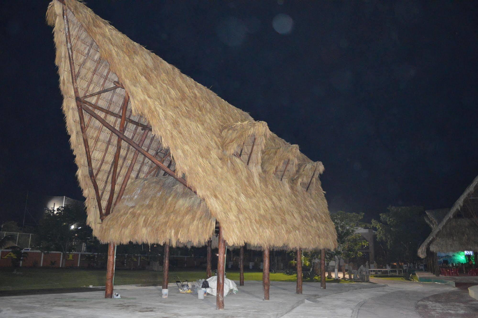 Hotel Hacienda Ixtlan 2*